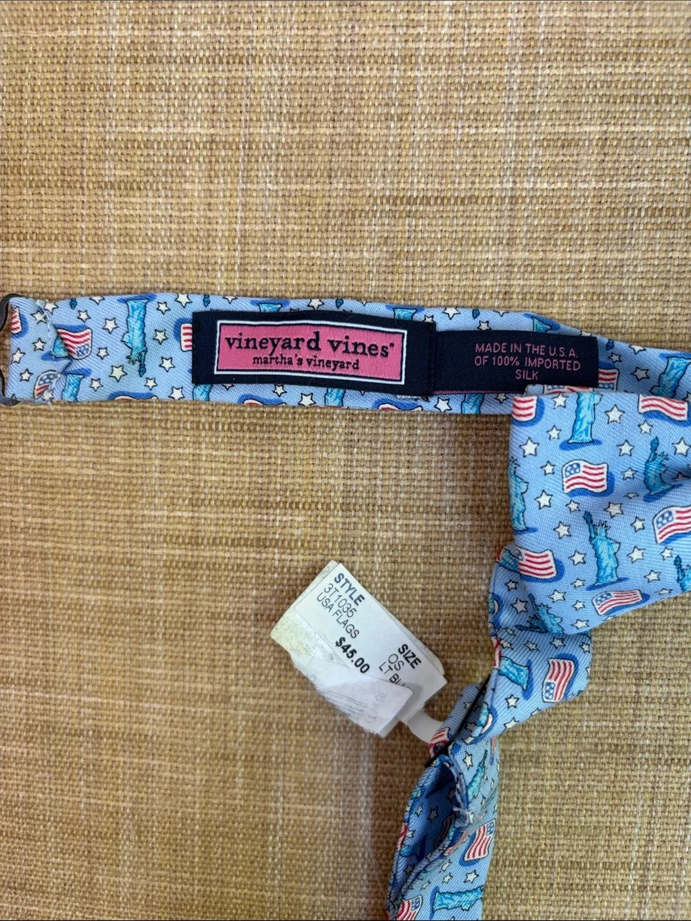 BOYS VINEYARD VINES BOW TIE - NWT